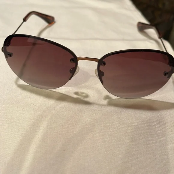 Vera Bradley | Accessories | Vera Bradley Polarized Alina 6  display picture 1